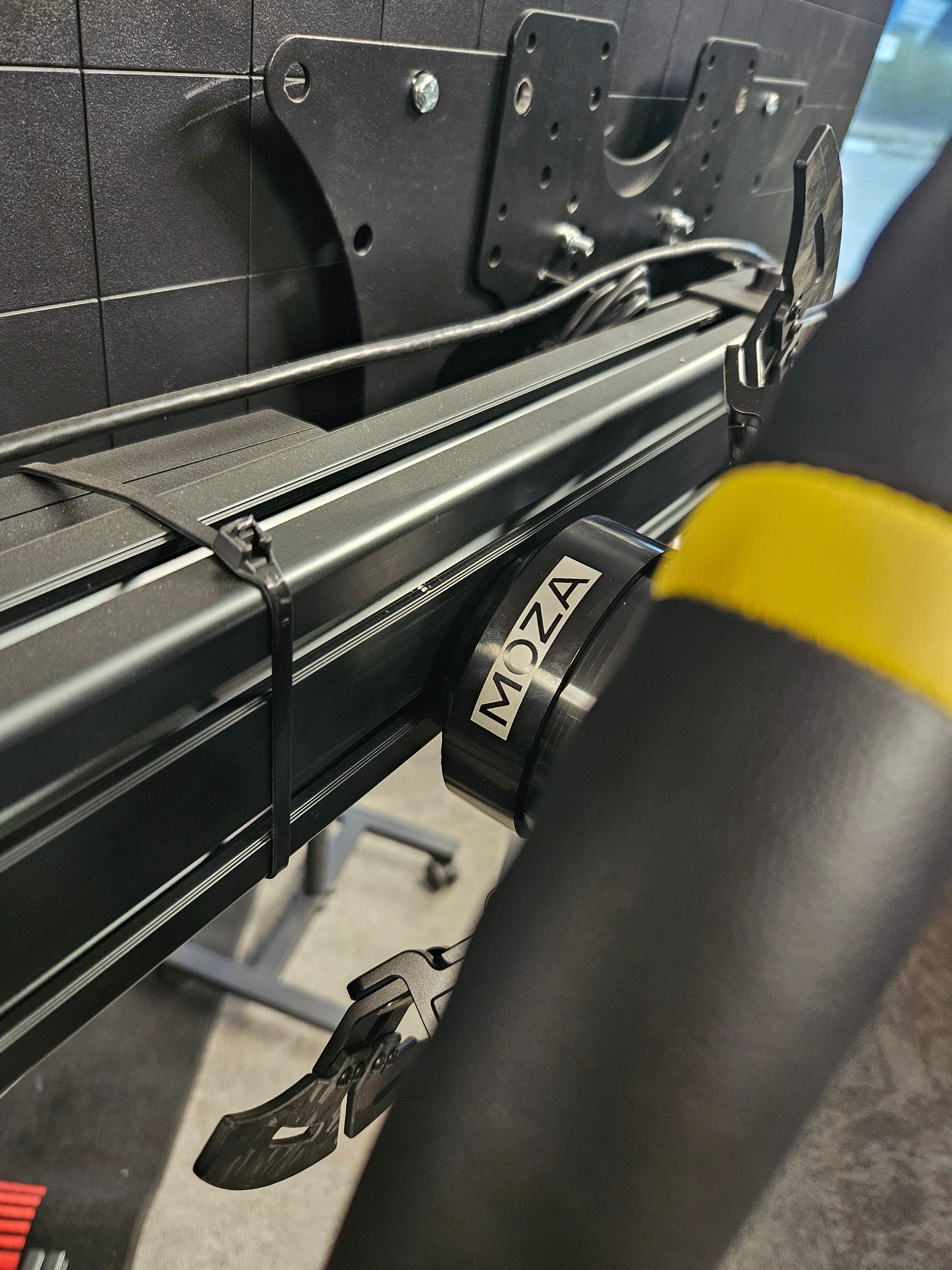 Moza & Simagic Steering Wheel | Wall Mount / Aluminium Profile Mount